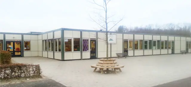 Logo van De Vlieger basisschool