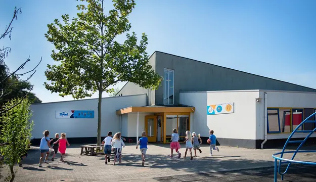 Logo van Montessorischool De Kraal